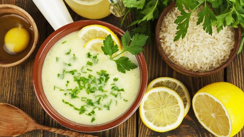 Авголемоно. Куриный суп по-гречески с рисом, яйцом и лимоном