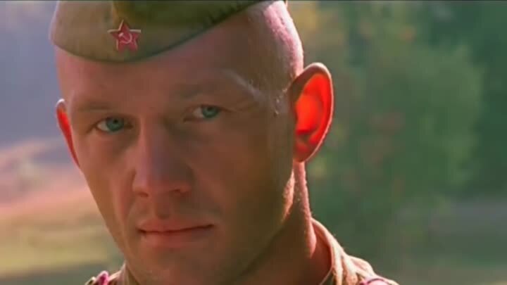 Роли актёра в фильмах "В августе 44-го" и "Охота на пиранью" https://yandex.ru/images