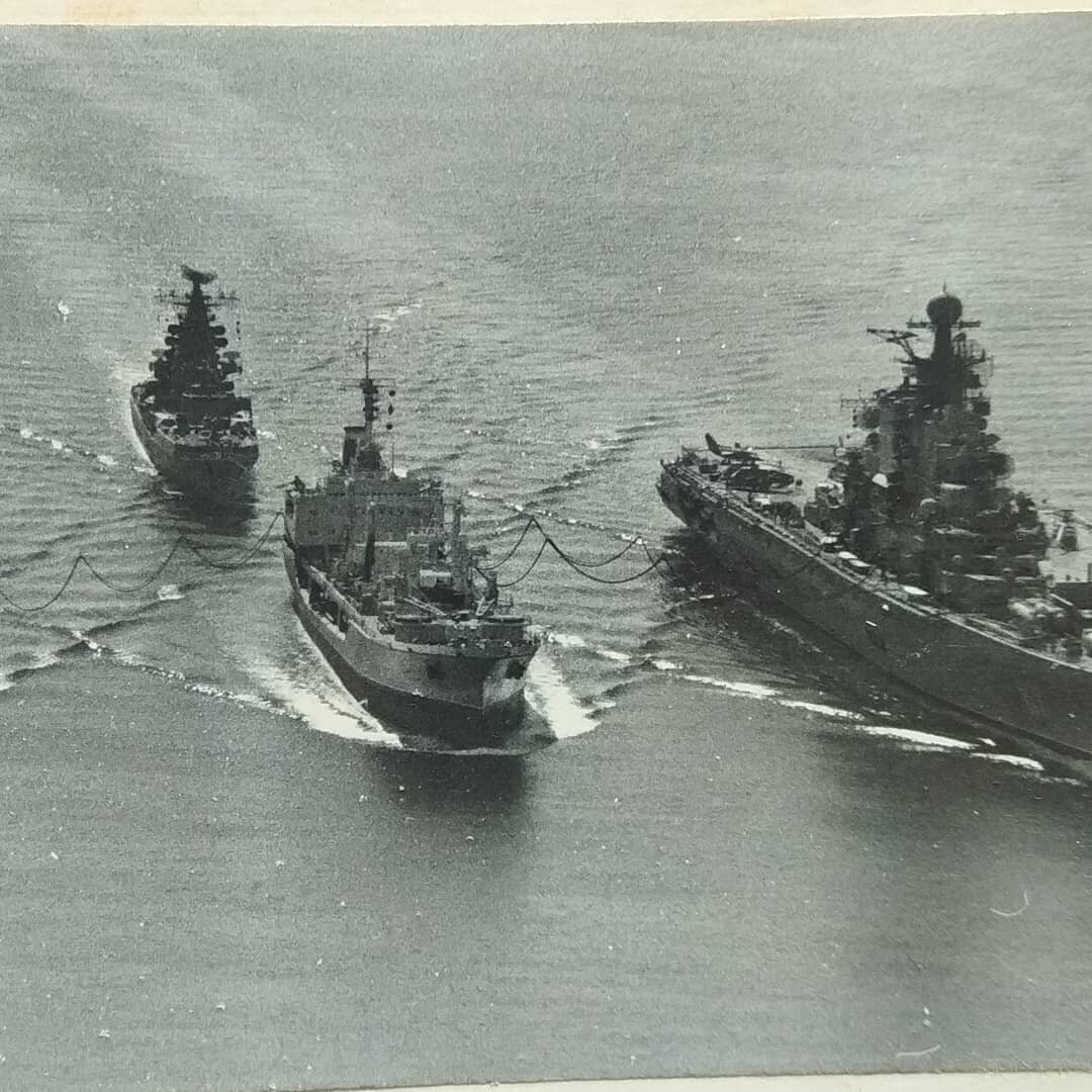 Корабли ВМФ СССР в походе. Фото из личной коллекции А.А. Черёмина. 