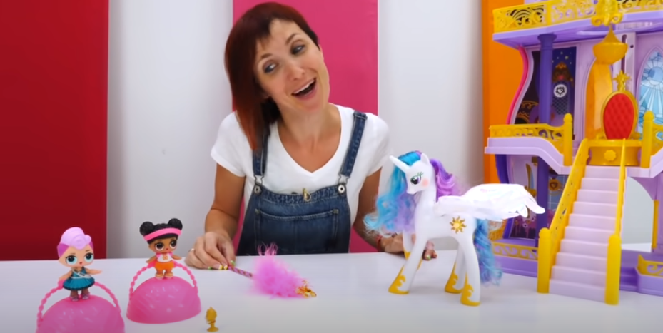 Скриншот с Ютуб - канала Капуки Девочки