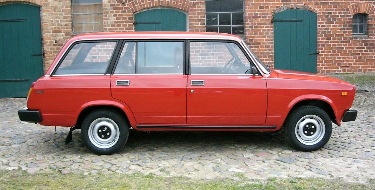 Боковая сторона кузова ЛАДЫ 2104, фото moly-shop.ru