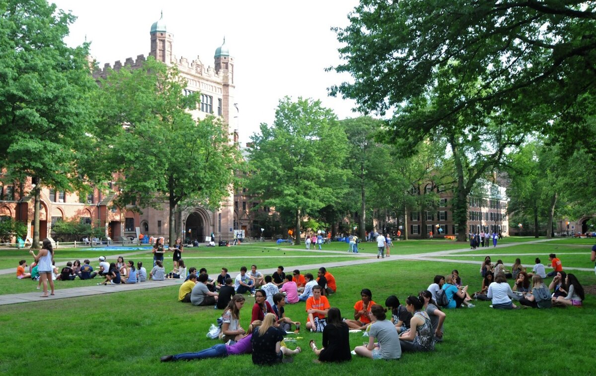 Американский студенческий городок