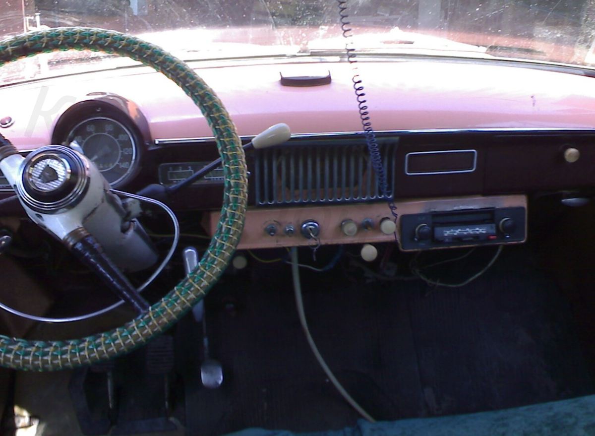 (а вот так выглядел интерьер 407-го)