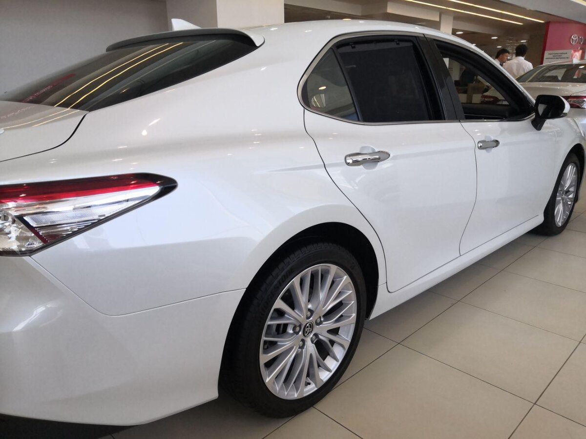 Тойота Камри 3.5 ,мощность 249 л.с. цена 2 300 000,пробег 2750,2019 год