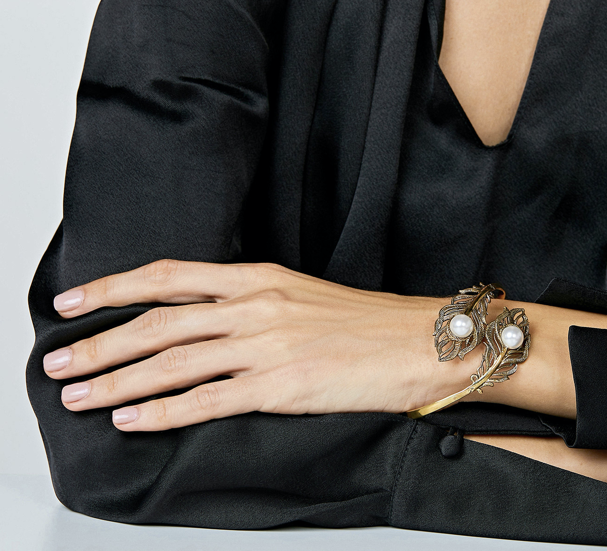 Жесткий браслет в викторианском стиле, дизайнер - Fiore di Firenze