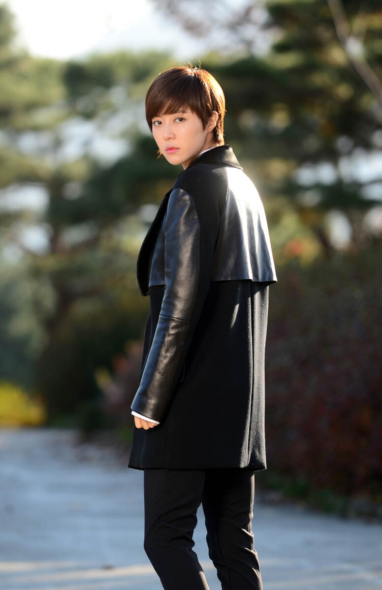 Примерная дочь. Примерная дочь хана. Хорошо воспитанная дочь дорама. Дочь ха. Примерная дочь.