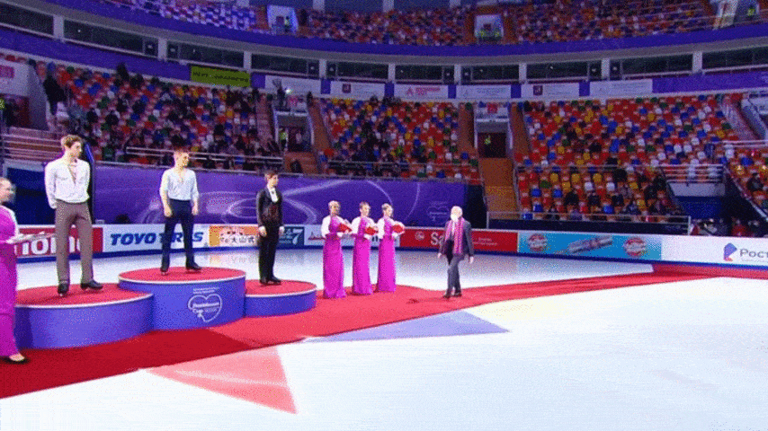 Морису чуть не вручили золотую медаль Михаила Коляды. Мужчины. Награждение. Этап Гран-при ISU в Москве «Кубок Ростелеком». Скриншот прямого эфира «Первого канала»