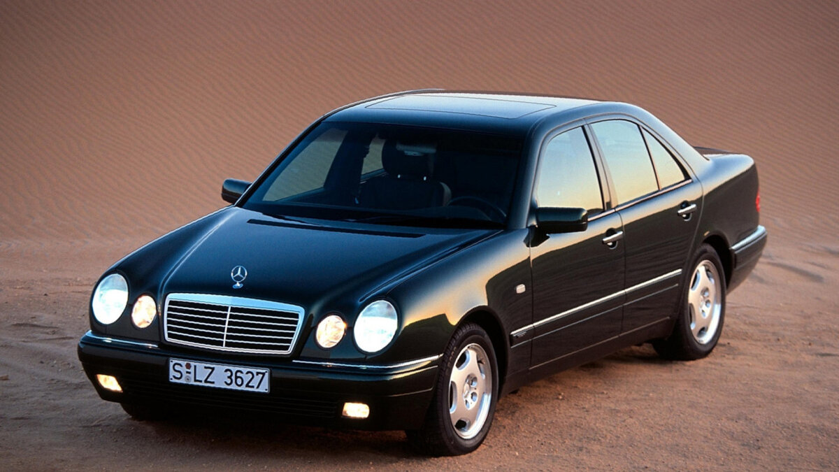 Mercedes-Benz E class 1995 г.в. и 2020 г.в.