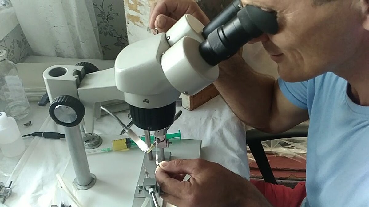 Станок с микроскопом