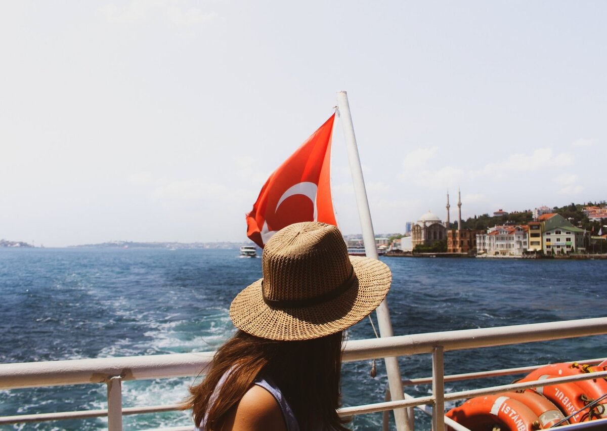 Если у вас хорошие оценки - Турция будет рада проспонсировать не только ваше обучение в ВУЗе, но и даже изучения турецкого языка! Очень щедро с их стороны! 