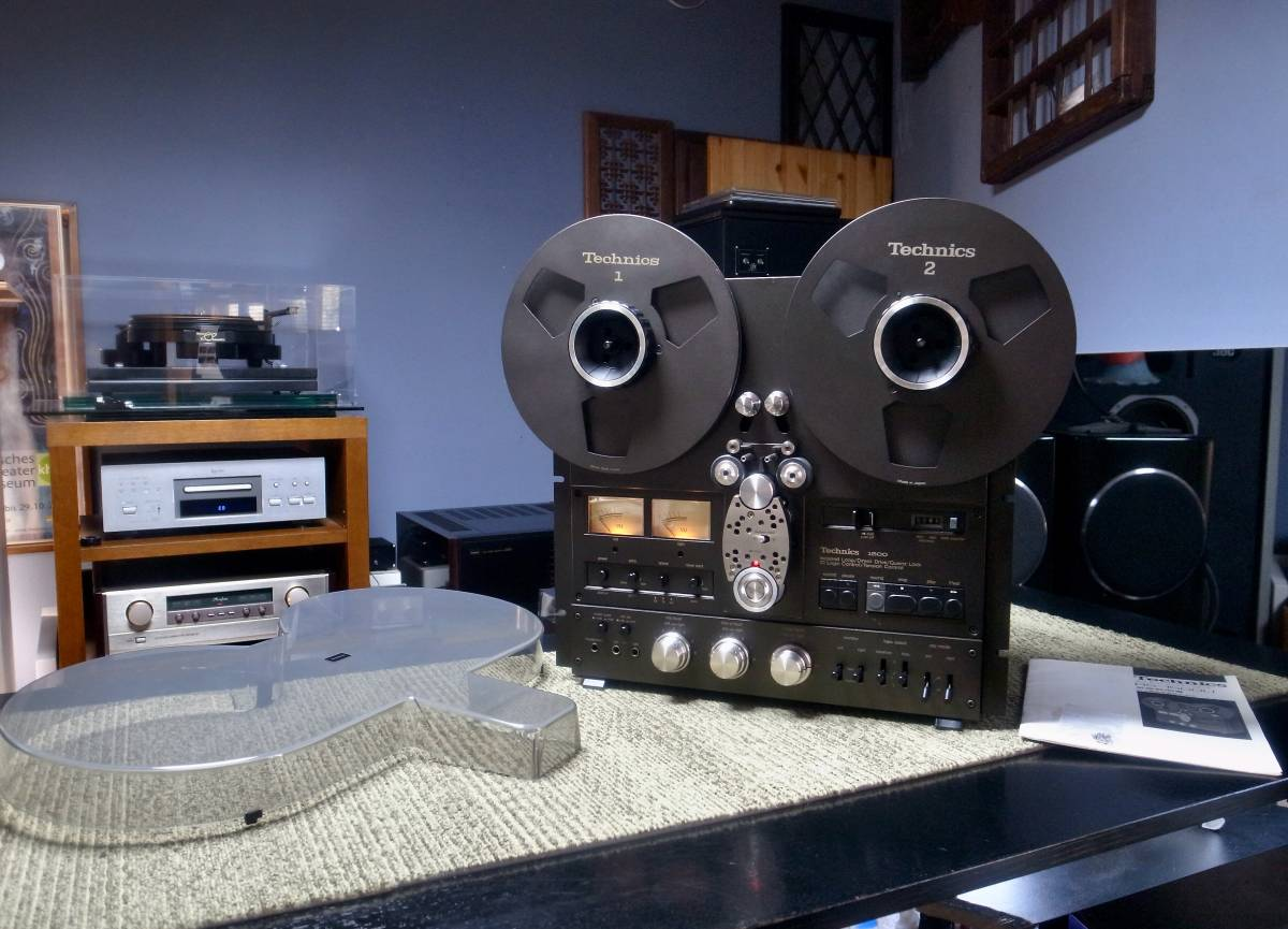 Какие магнитофоны хорошие. Катушечный магнитофон Technics RS-1700. Катушечник / Technics RS 1700. Бобинник Техникс 1700. Техникс 1500 катушечник.