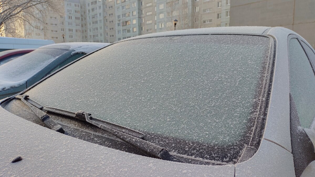 Замерзает лобовое стекло изнутри что делать зимой. Разморозка лобового стекла. Наледь на стекле. Разморозить лобовое стекло. Наледь на стекло авто.