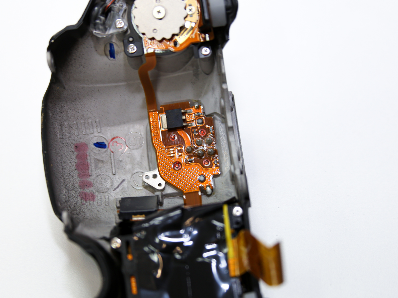 Поврежденный шлейф верхней панели.