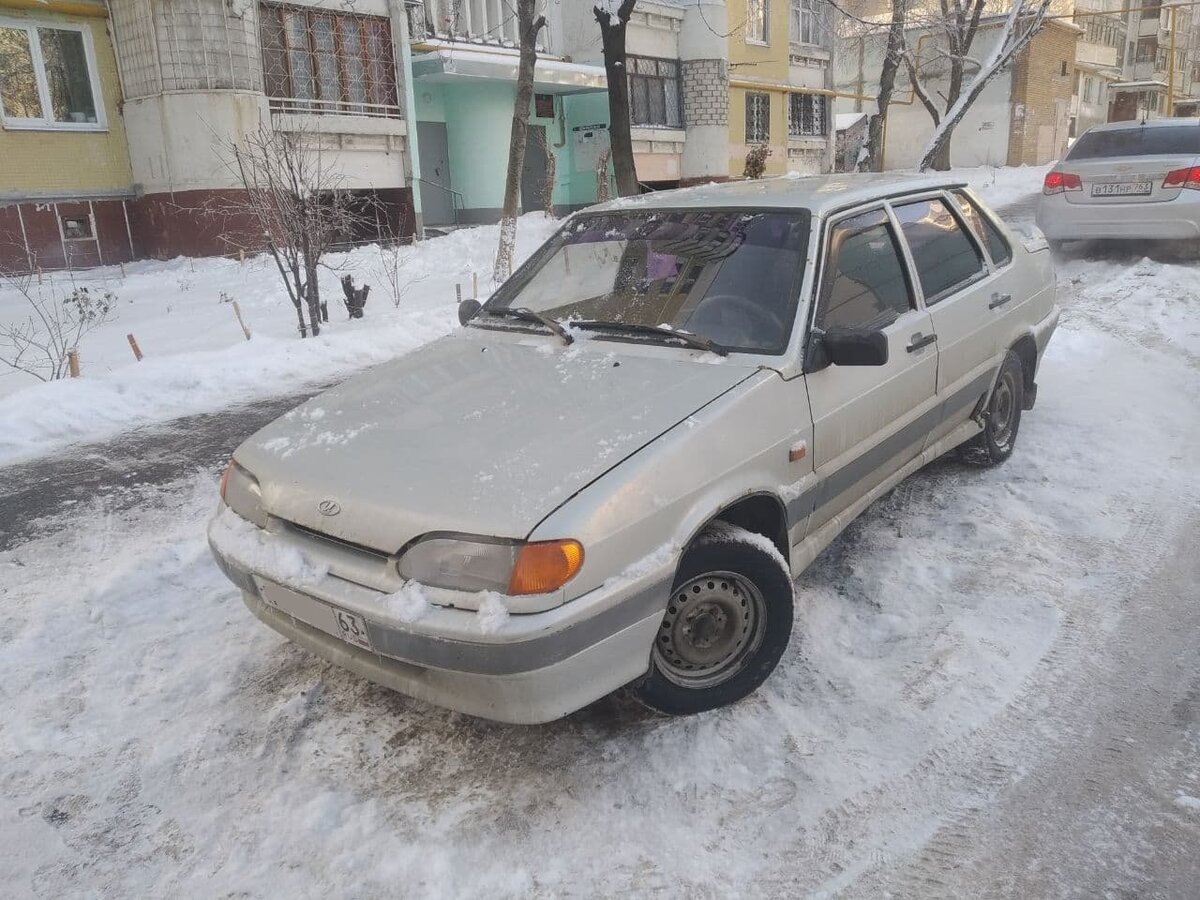 Всем доброго дня! Сегодня хочу рассказать вам о моём автомобиле. "Пятнашка" 2004 года выпуска, с пробегом 260 000 километров. Езжу я на ней с 2013 года, до этого ездил отец.