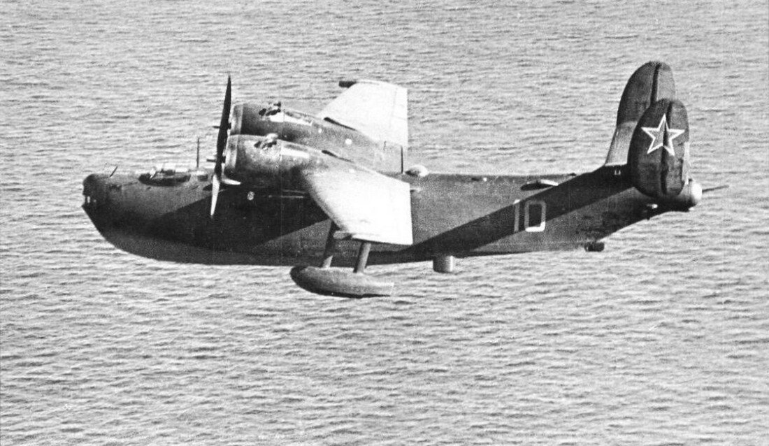 Бериев бе-4. Самолет бериева лл-143. Самолёт амфибия бе-12. Летающая лодка бе. Летающая лодка бе.