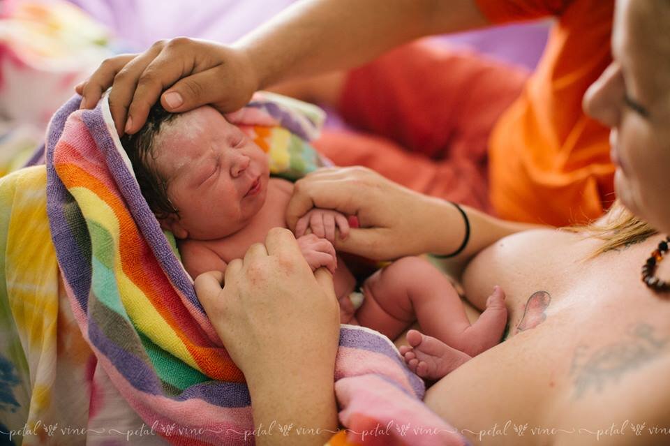 После родов. Фото www.barefootbirth.com