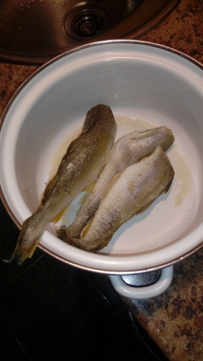 Навага на разморозке.