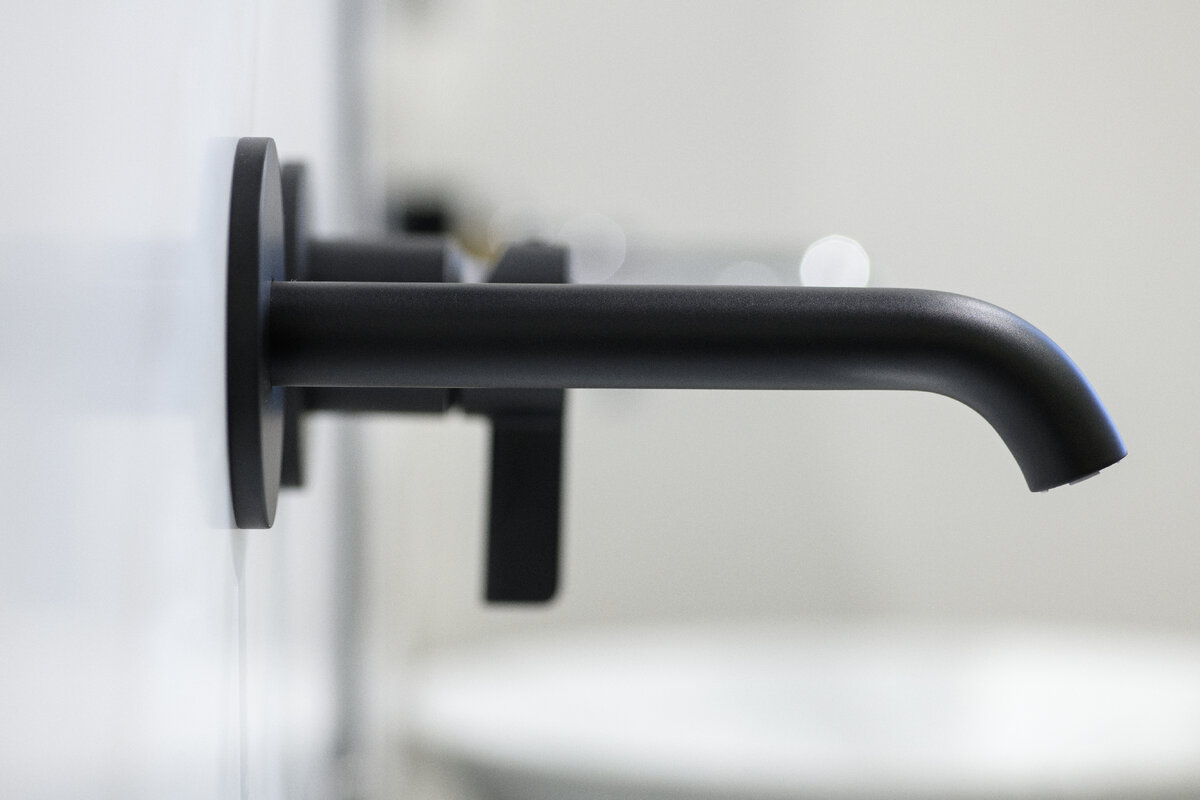 Настенный однорычажный смеситель LINEA для раковины от KERAMA MARAZZI