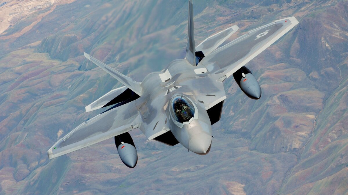 F-22.Источник фото: https://yandex.ru/news/story/V_SSHA_perechislili_imeyushhiesya_v_mire_istrebiteli_pyatogo_pokoleniya--690e4f6161b46fe72db5bfdf7de89df8?lang=ru&rubric=personal_feed&wan=1&stid=VA-XpP2hKlkPKDeOF5jE&t=1602257691&tt=true&persistent_id=115629354
