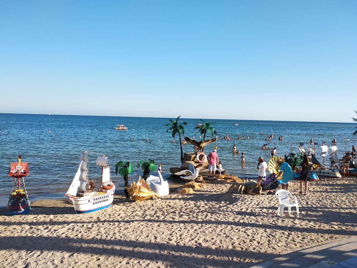 Крым: пляж в Евпатории. Фото автора