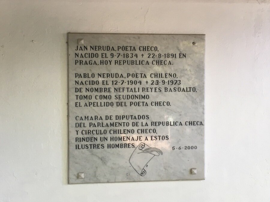 Табличка на доме-музее, фото автора