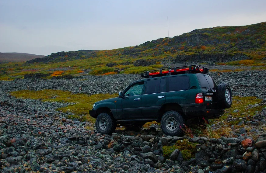 Покупать такой автомобиль нужно не для города, а для такой вот местности. Только там он раскрывает весь свой потенциал (фото - drive2.ru)