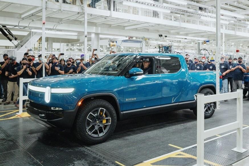 Первый серийный электромобиль Rivian R1T