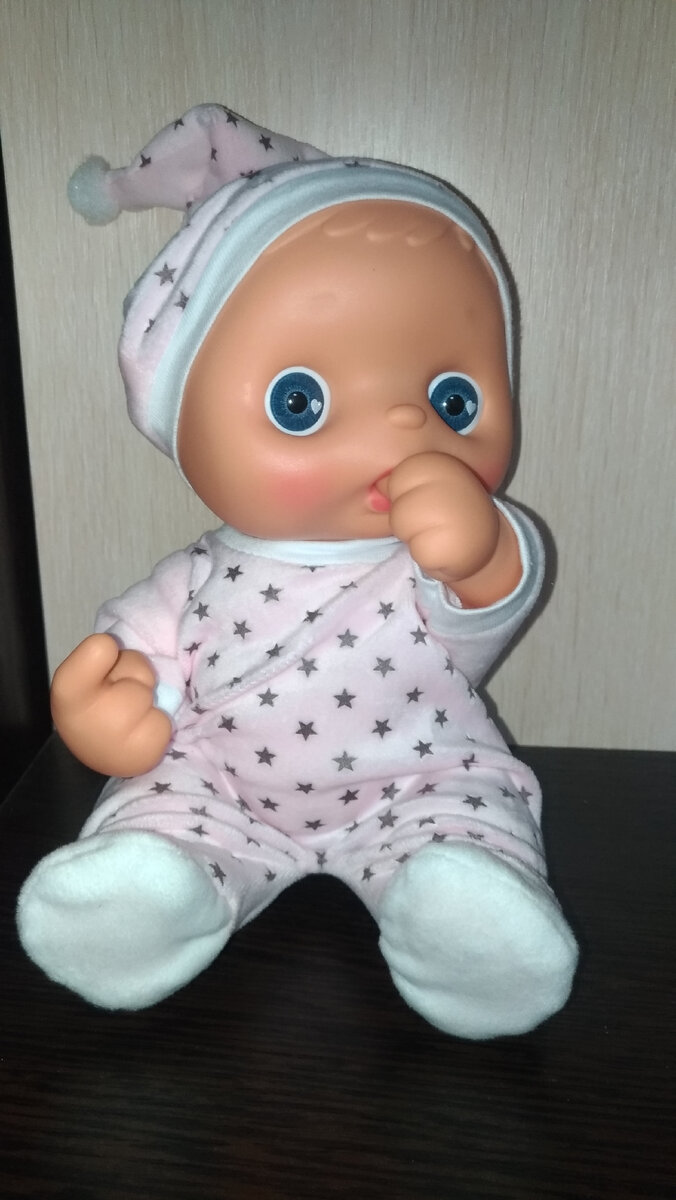 Наш пупсик. Ну разве не прелесть?)