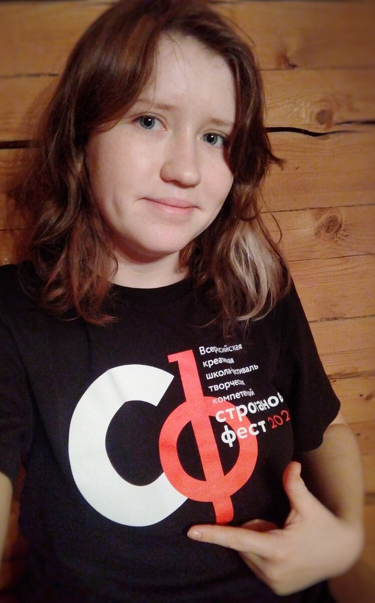 Такие классные футболки нам подарили на память