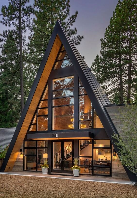 Офигенный домик в лесу с сайта www.pinterest.ru - это ли не уют?!