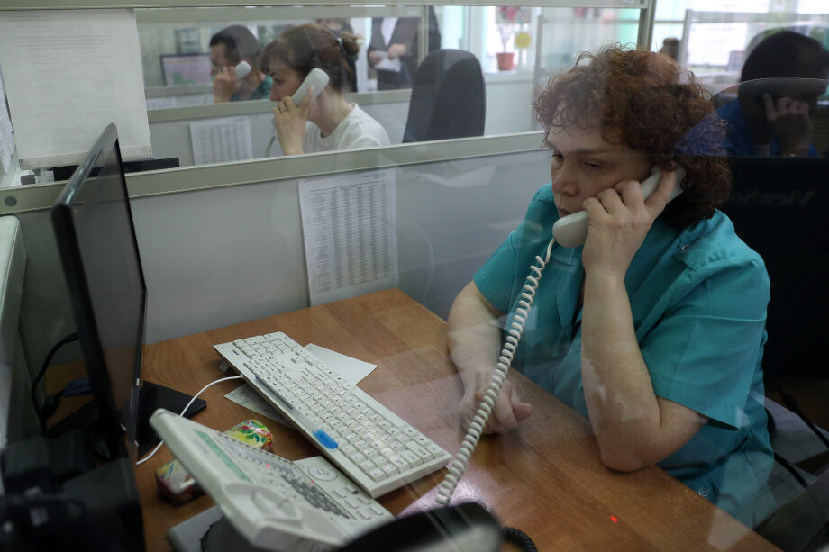 Вызов врача на дом для многих петербуржцев стал отдельной невыполнимой задачей. Фото: Егор Алеев/ТАСС