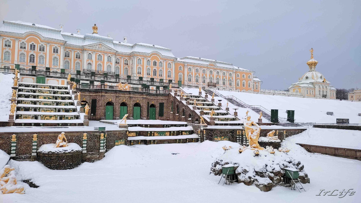 Петергофский дворец