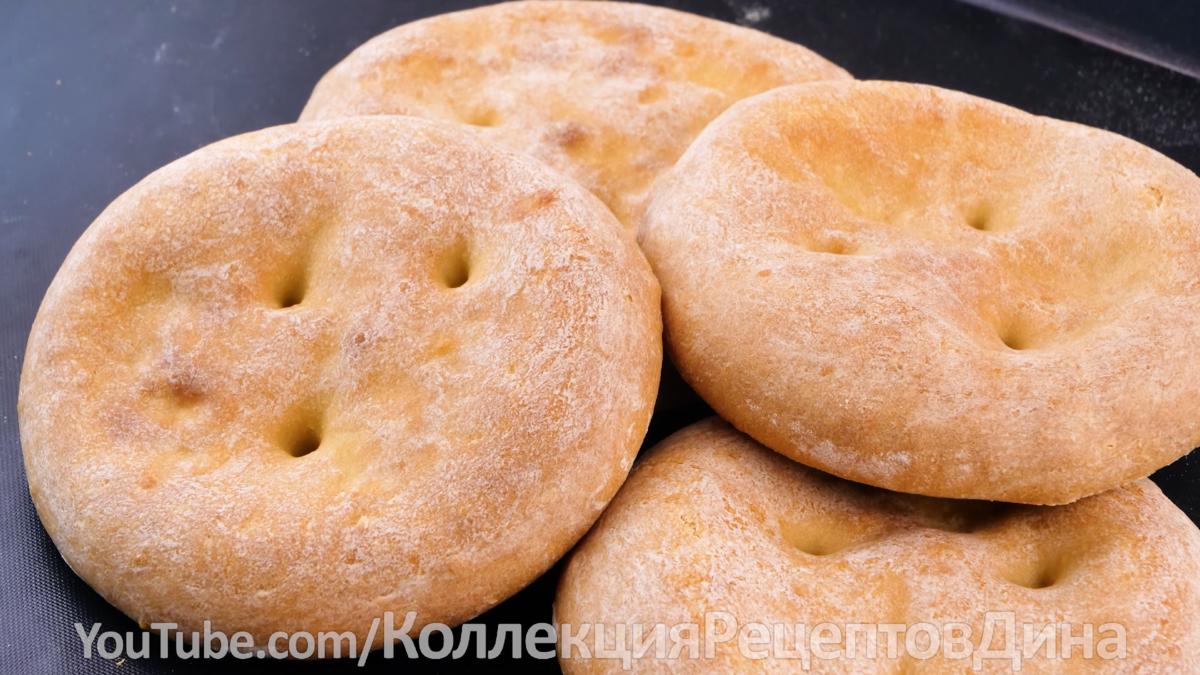 Хлебная лепешка 4. Лепёшки из хлебное дерево. Печенье ванильное кольцо. Печенье ванильное кольцо рецепт. Коржи на кефире на сковороде вместо хлеба рецепт