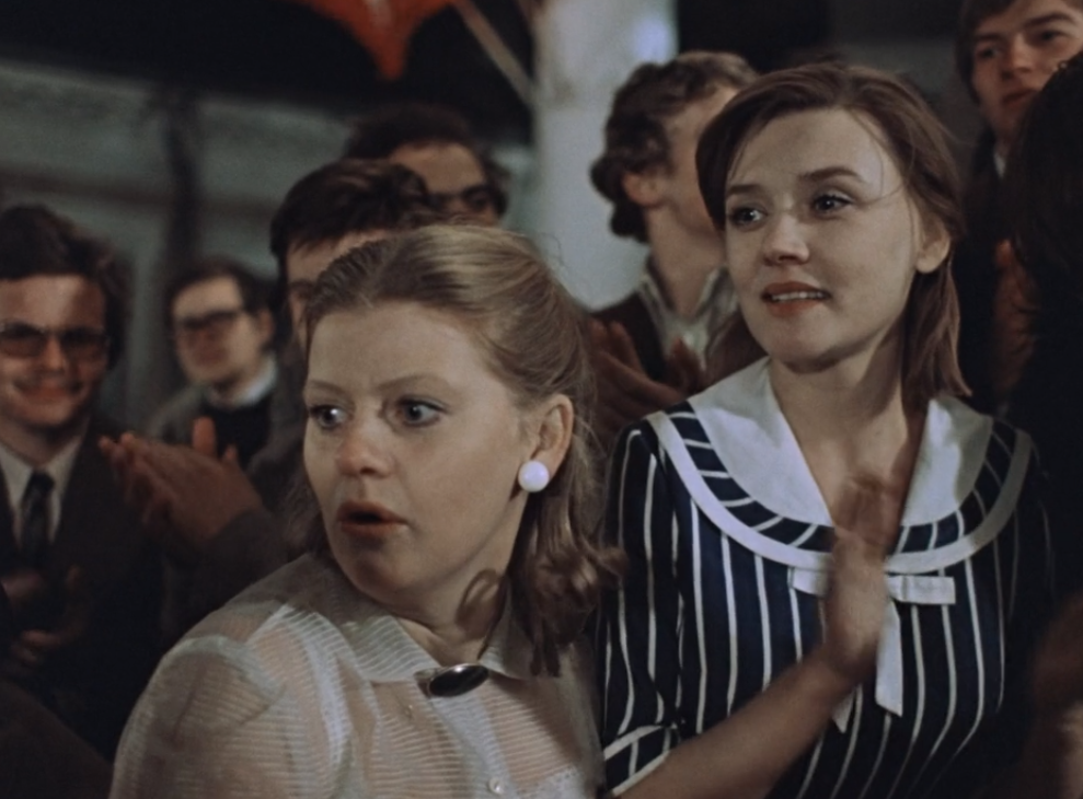 Кадр из кинофильма "Москва слезам не верит", 1979 г., режиссер Владимир Меньшов, сценарист Валентин Черных, композитор Сергей Никитин (скриншот)