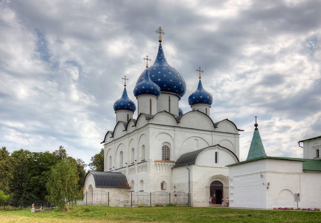 Церковь 19. Богородице-Рождественский собор (Суздаль). Суздальский Кремль с рождественским собором. Церковь Рождества Богородицы Суздаль. Рождественский собор в Суздале.