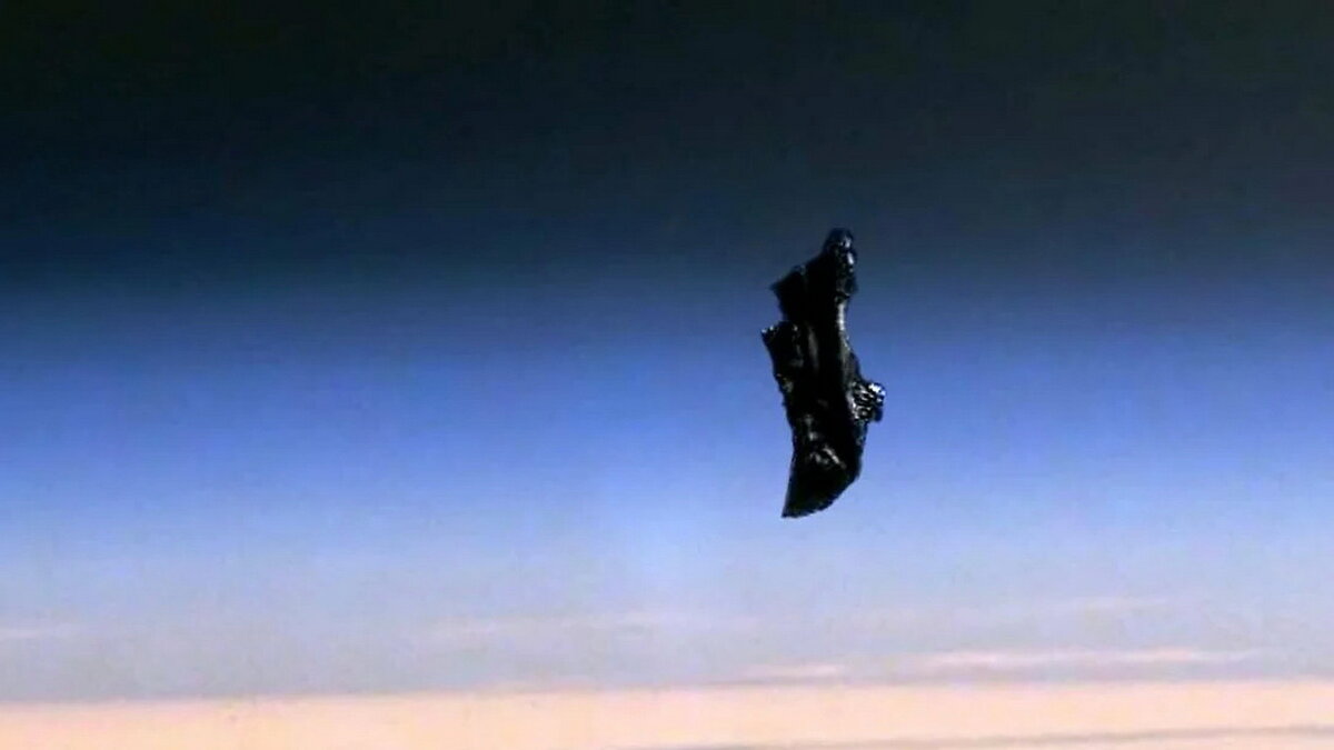 Черный Рыцарь на орбите Земли