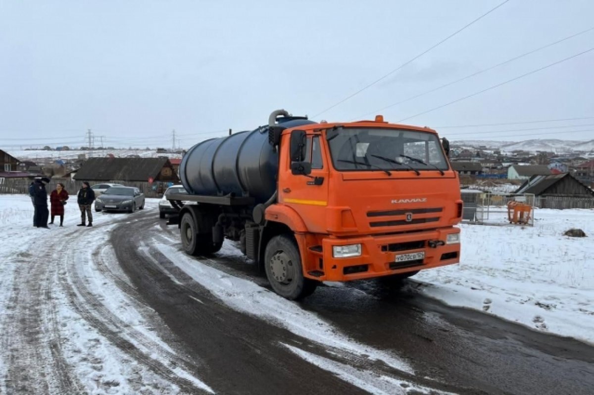 В Красноярске водителя оштрафовали за слив жидких отходов в люк | АиФ– Красноярск | Дзен