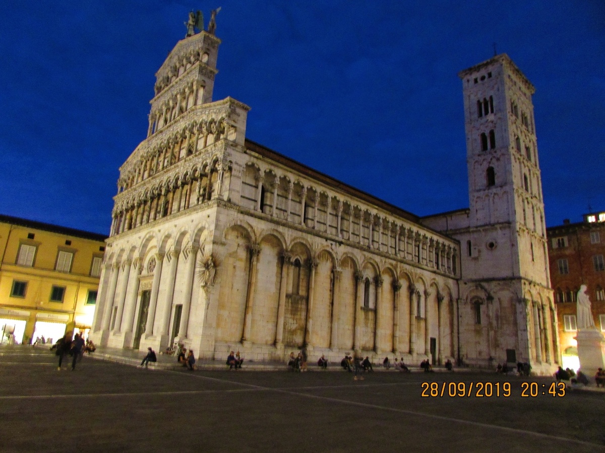 Базилика Сан Микеле(XI-XIV века) 