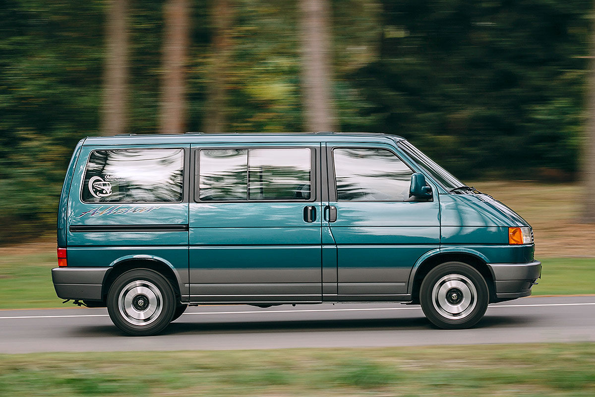 Volkswagen Caravelle T4. Фотография взята с сервиса Яндекс Картинки 