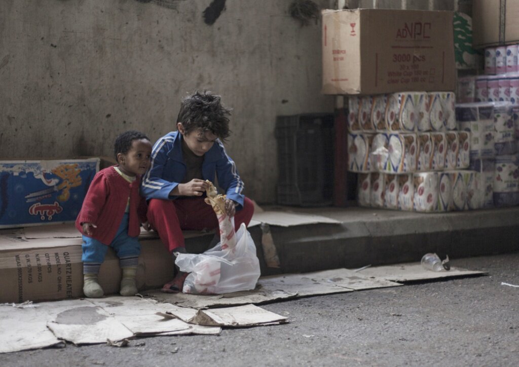 Кадр из фильма "Капернаум", 2018г., реж. Надин Лабаки.