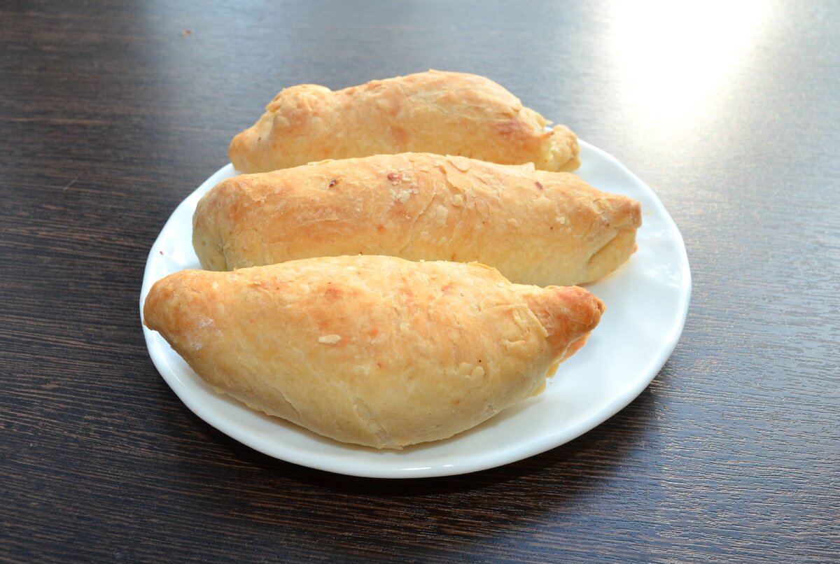Пирожки с луком и яйцом