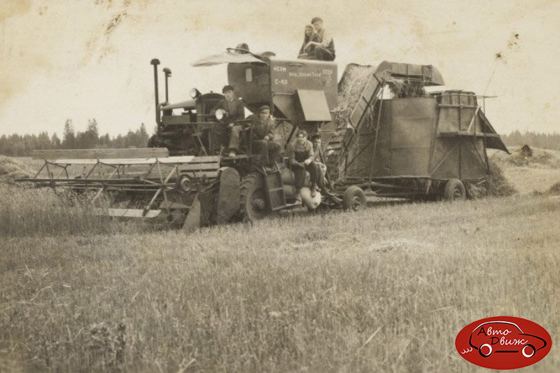 Старые фото тракторов и комбайнов