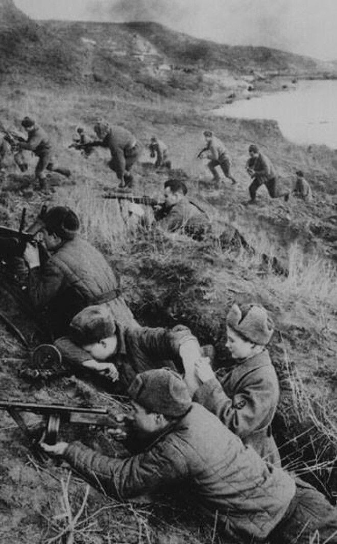 22 июня 1941 года гитлеровские войска и их европейские союзники напали на СССР. Великая Отечественная война длилась почти четыре года и закончилась освобождением от нацизма стран Центральной и Восточной Европы.