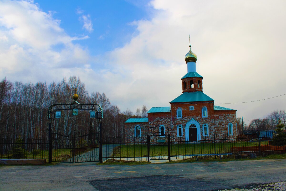 Старинное мистическое чувашское село состоятельных дам и господ, так в народе говорят про Ильинку, рассказываю