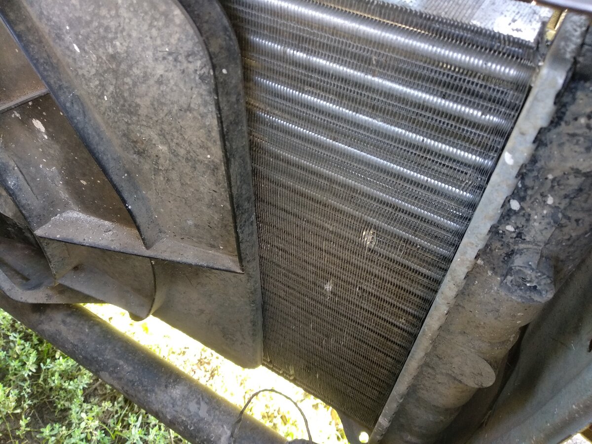 Радиатор охлаждения автомобиля