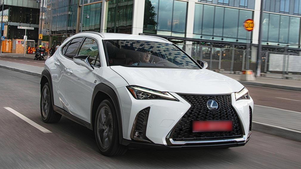 актуальный Lexus UX