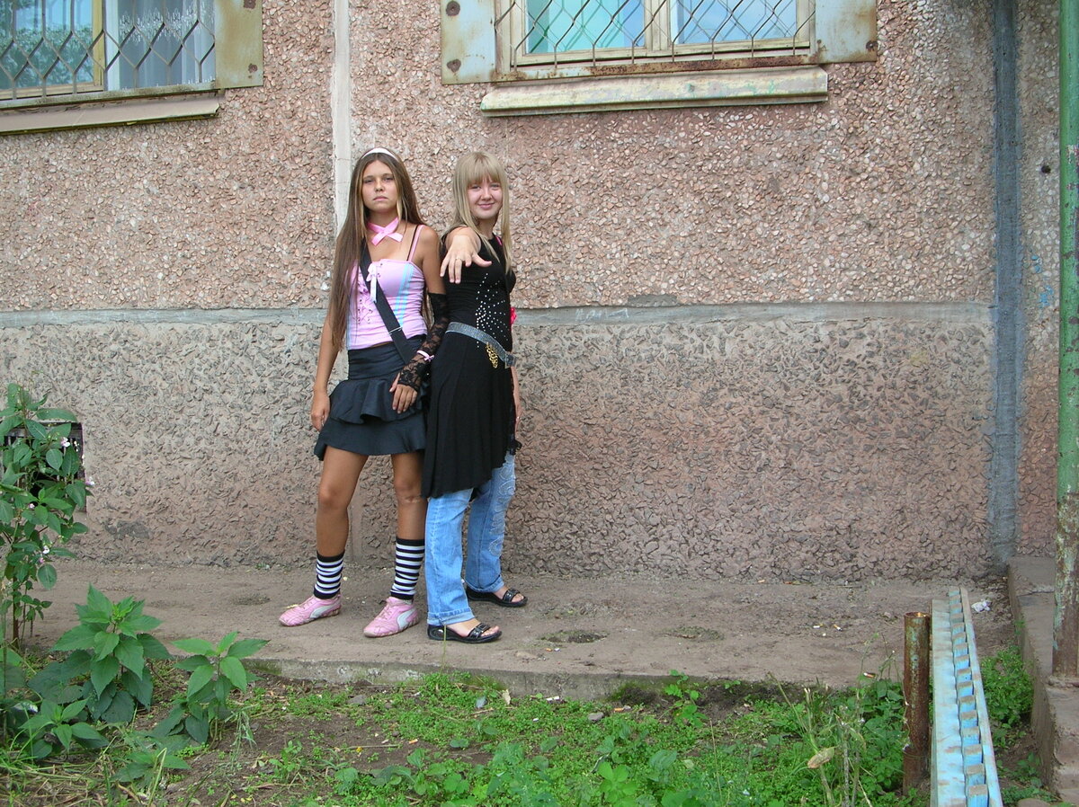 Жизнь в 2000 х. Девушки из нулевых. Молодежь в провинции. Молодежь нулевых в России. Девушки нулевых в России.