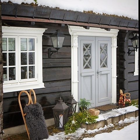 Стоит так же  помнить,что на масленную краску ляжет только масло.