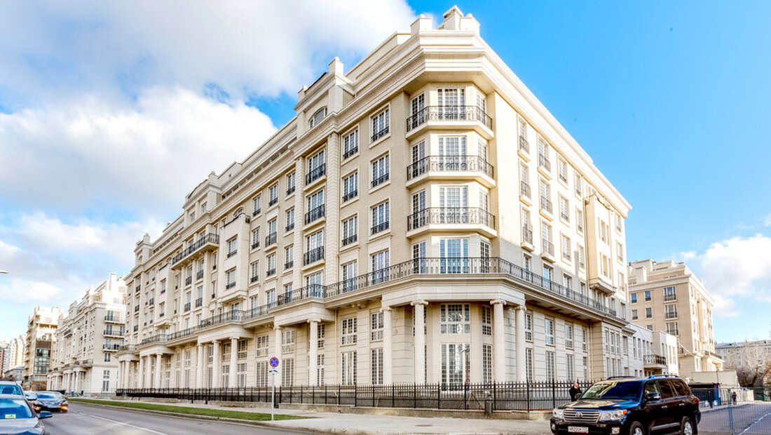 В галерее- Knightsbridge Private Park в Хамовниках