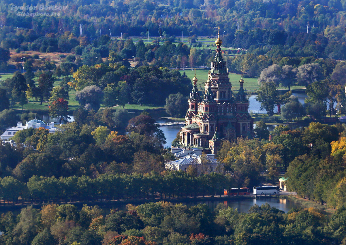 Петропавловский храм в Петергофе